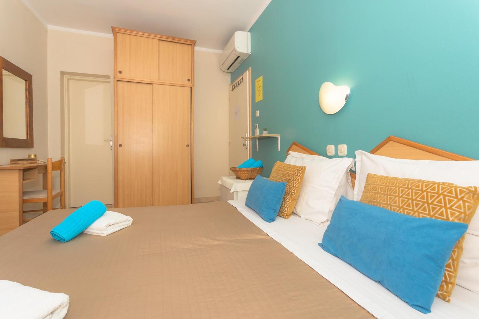 Pansion Pirat Bed & Breakfast เพทรอซาเน ภายนอก รูปภาพ