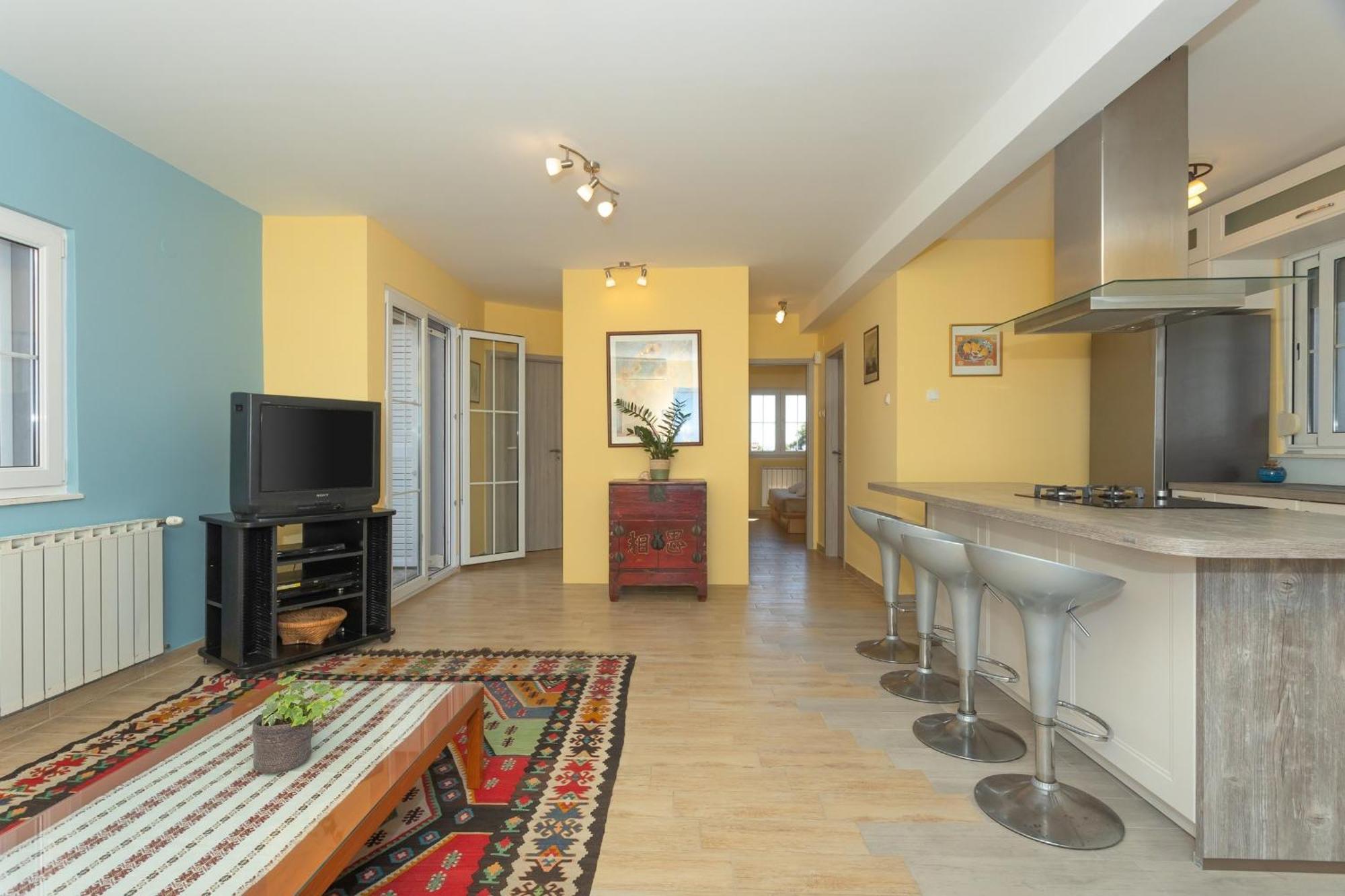 Pansion Pirat Bed & Breakfast เพทรอซาเน ภายนอก รูปภาพ