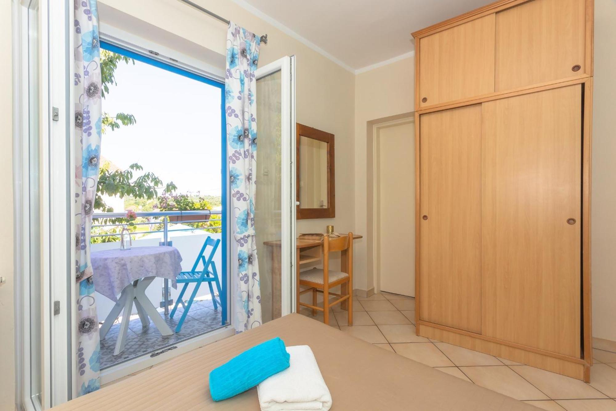 Pansion Pirat Bed & Breakfast เพทรอซาเน ภายนอก รูปภาพ