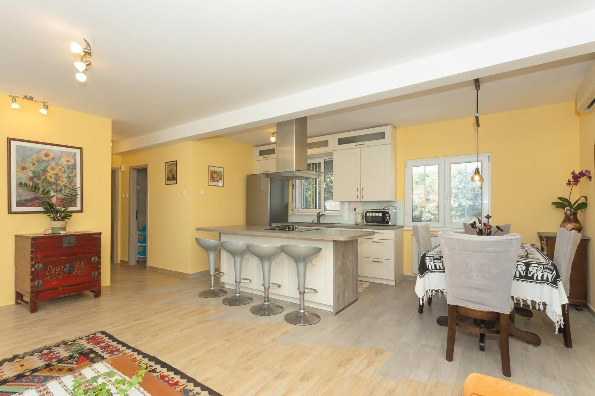 Pansion Pirat Bed & Breakfast เพทรอซาเน ห้อง รูปภาพ